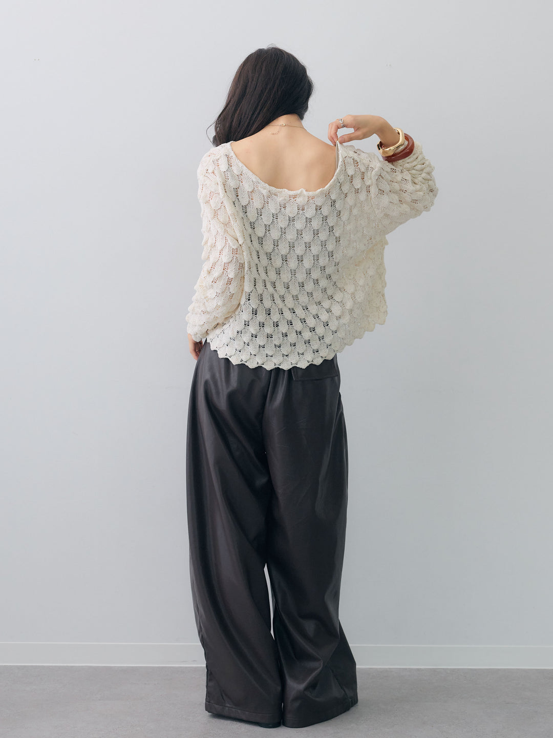 [SET]テクスチャードスカラップニットトップス+フェイクレザーワイドパンツ(2set)