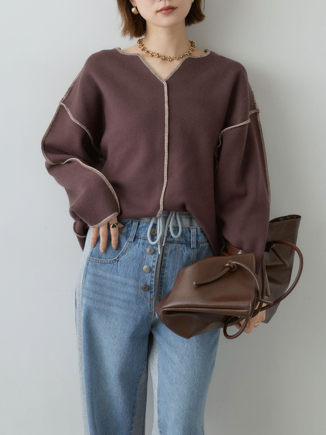 [予約]バイカラーステッチVネックニットトップス/brown