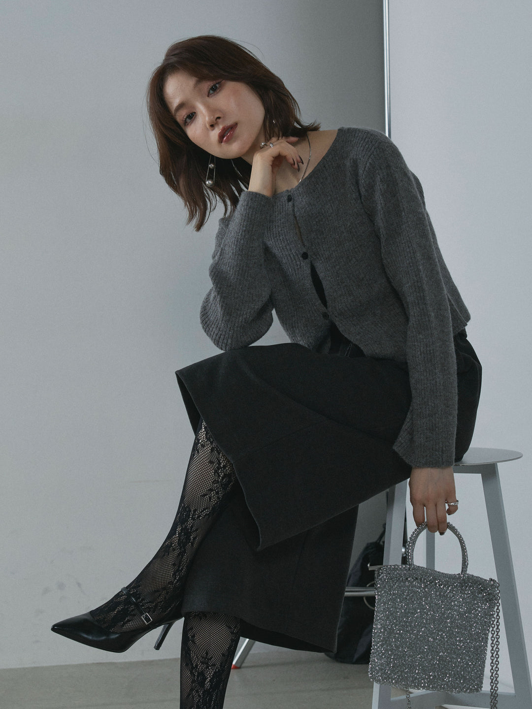 【Allure】[SET]デザインショートニットカーディガン+ベルト付ウールタッチミディアムパンツ(2set)