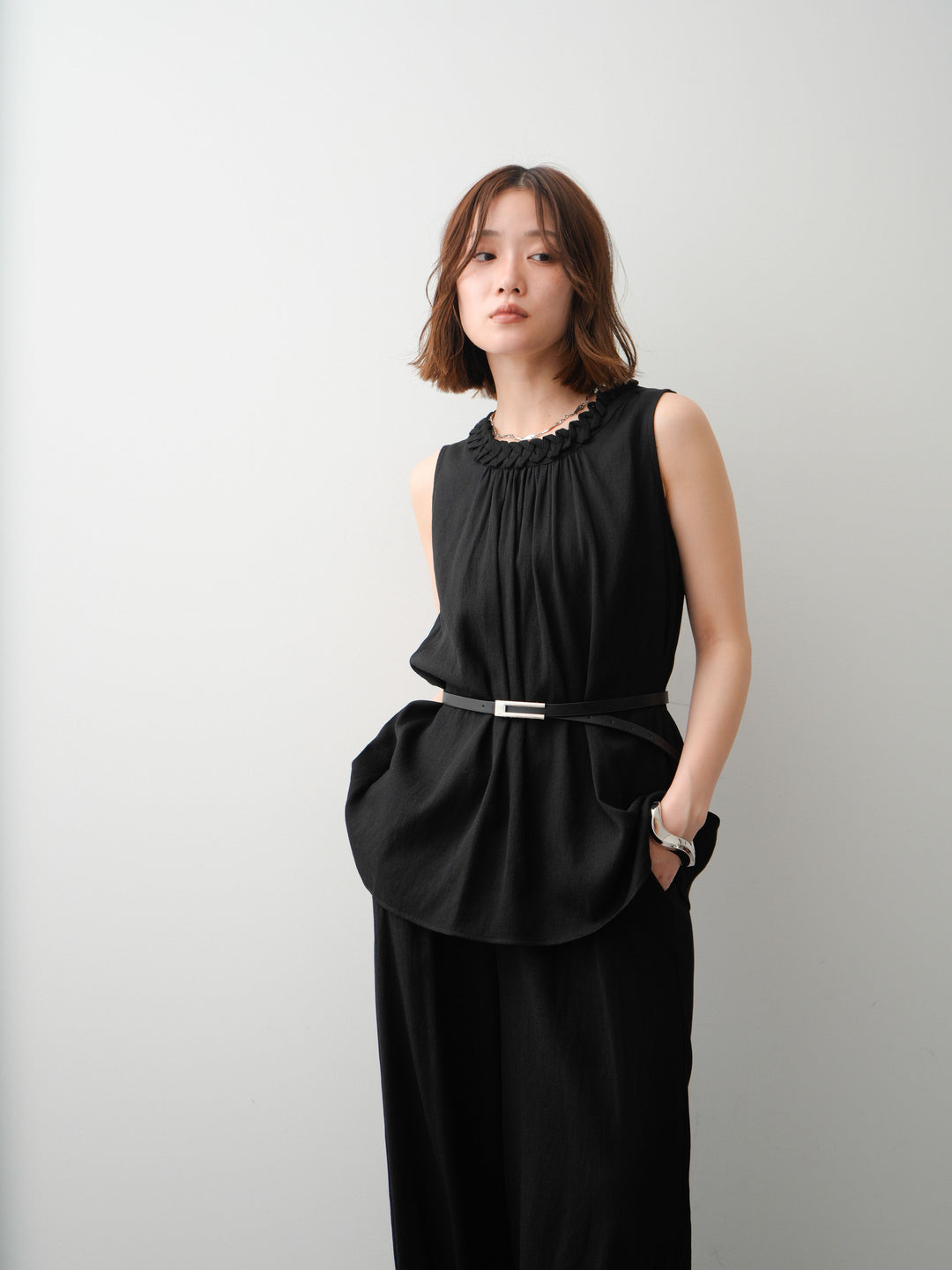 [SET]ループデザインネックノースリブラウス＆ドレープタックパンツSET