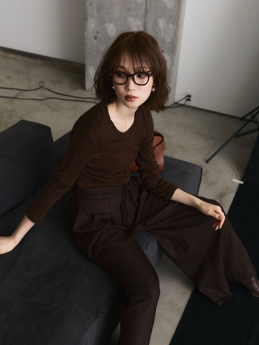 【Allure】[SET]モチーフ付Uネックシアーカットソー+ウールライクストライプワイドパンツ(2set)