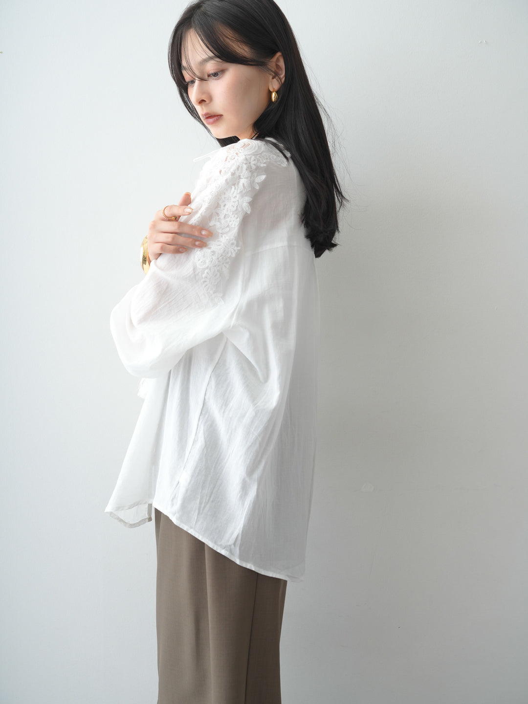 [SET]フロントレースリネンブラウス+カップ付きバッククロスキャミソール+クレープデシンフラップ付きストレートスカート(3set)