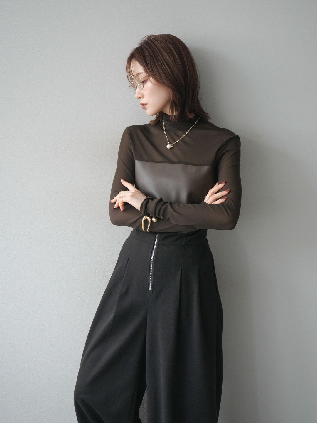 [予約]レザー切替プチネックシアートップス/khaki