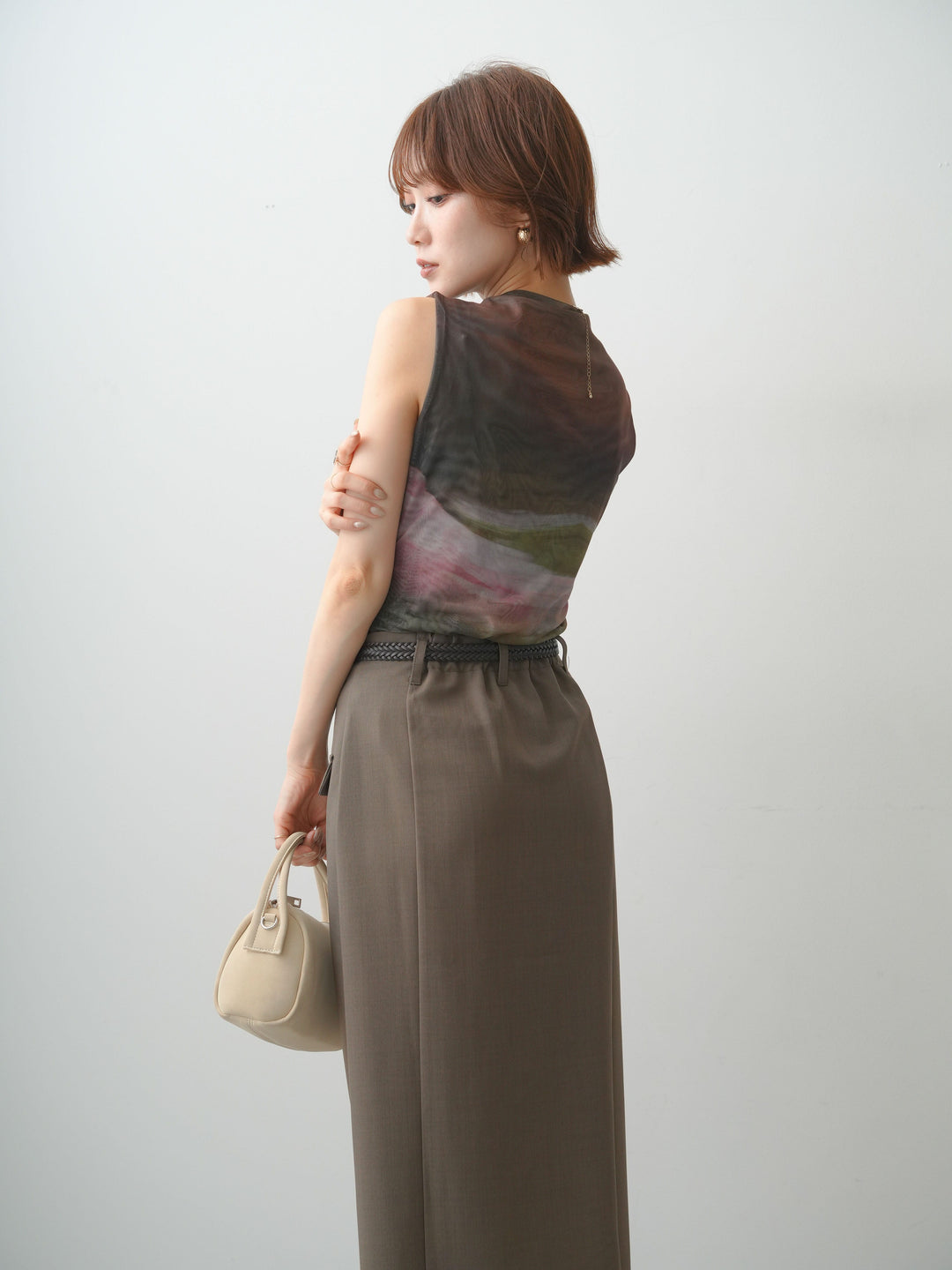 [予約]プチネックニュアンスシアーノースリトップス/brown