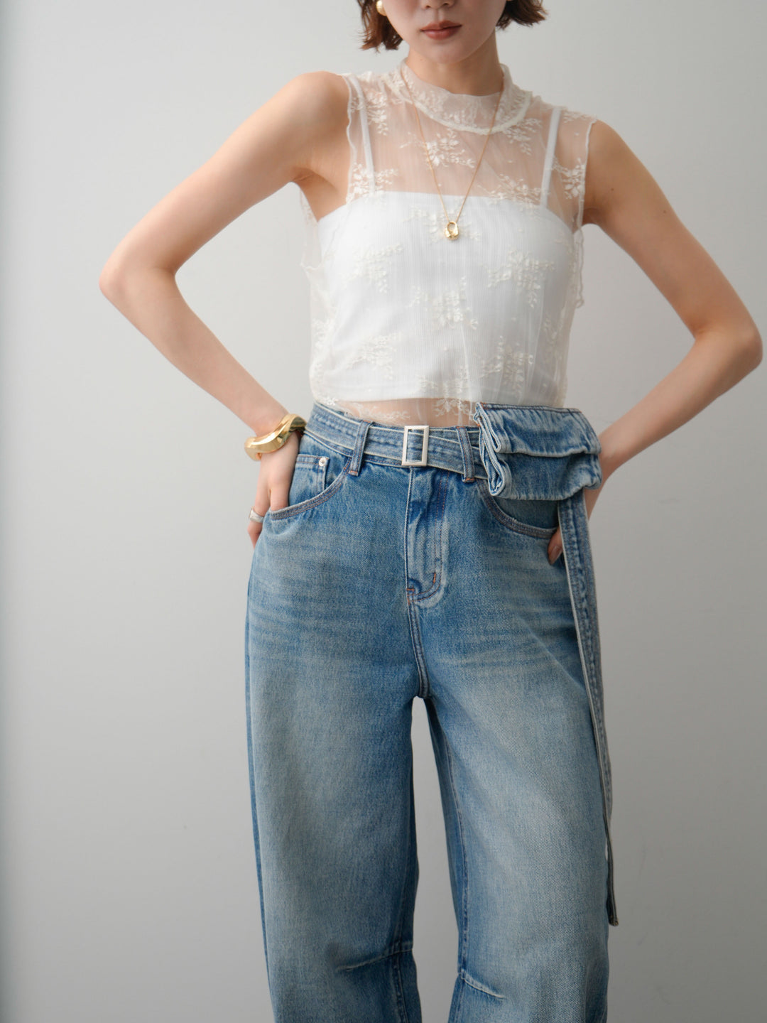 [予約]シースルーストレッチレースノースリトップス/white