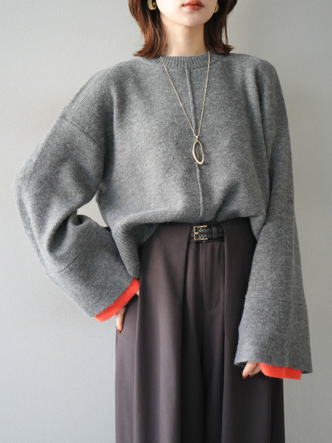 [予約]袖レイヤード配色ニットプルオーバー/charcoal