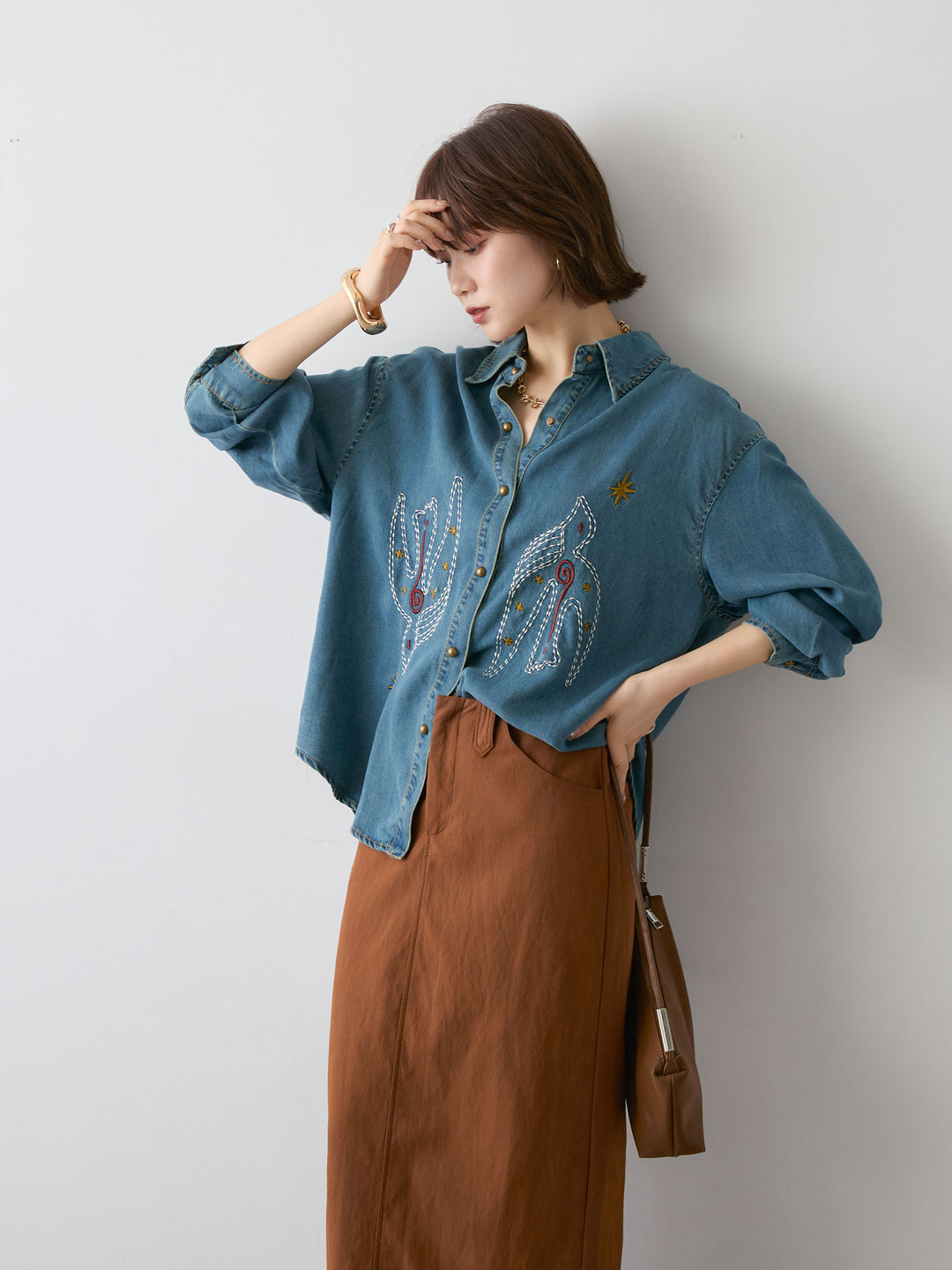 [予約]モチーフ刺繍デニムシャツ/blue