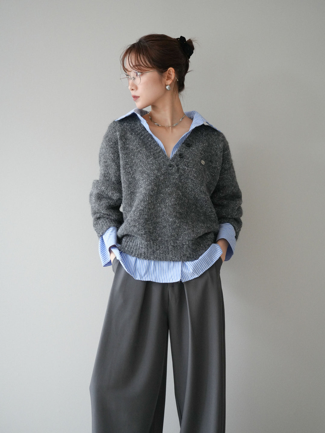 [予約]ストライプシャツドッキングMIXヤーンニットプルオーバー/charcoal