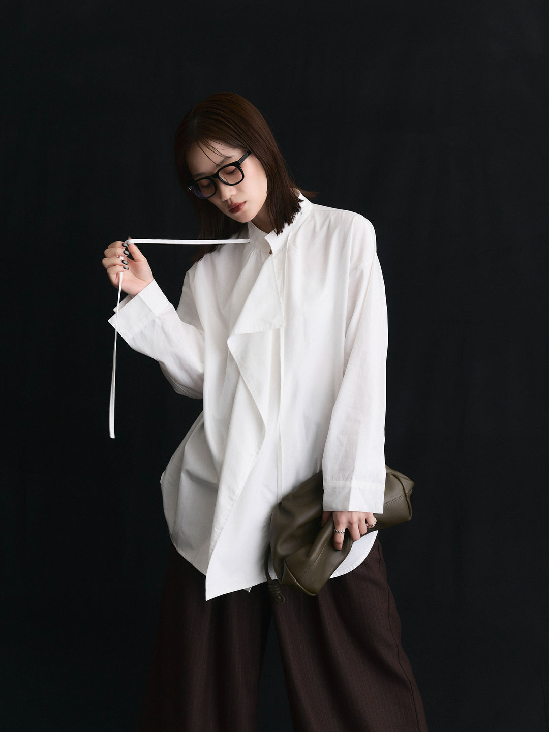 【Allure】[SET]ピーチスキンデザインネックオーバーシャツ+ウールライクストライプワイドパンツ(2set)