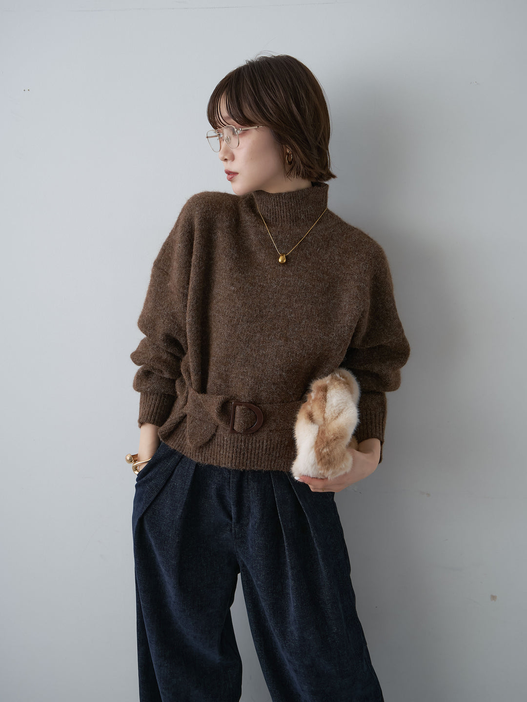 [予約]ウエストベルトハイネックニットトップス/brown