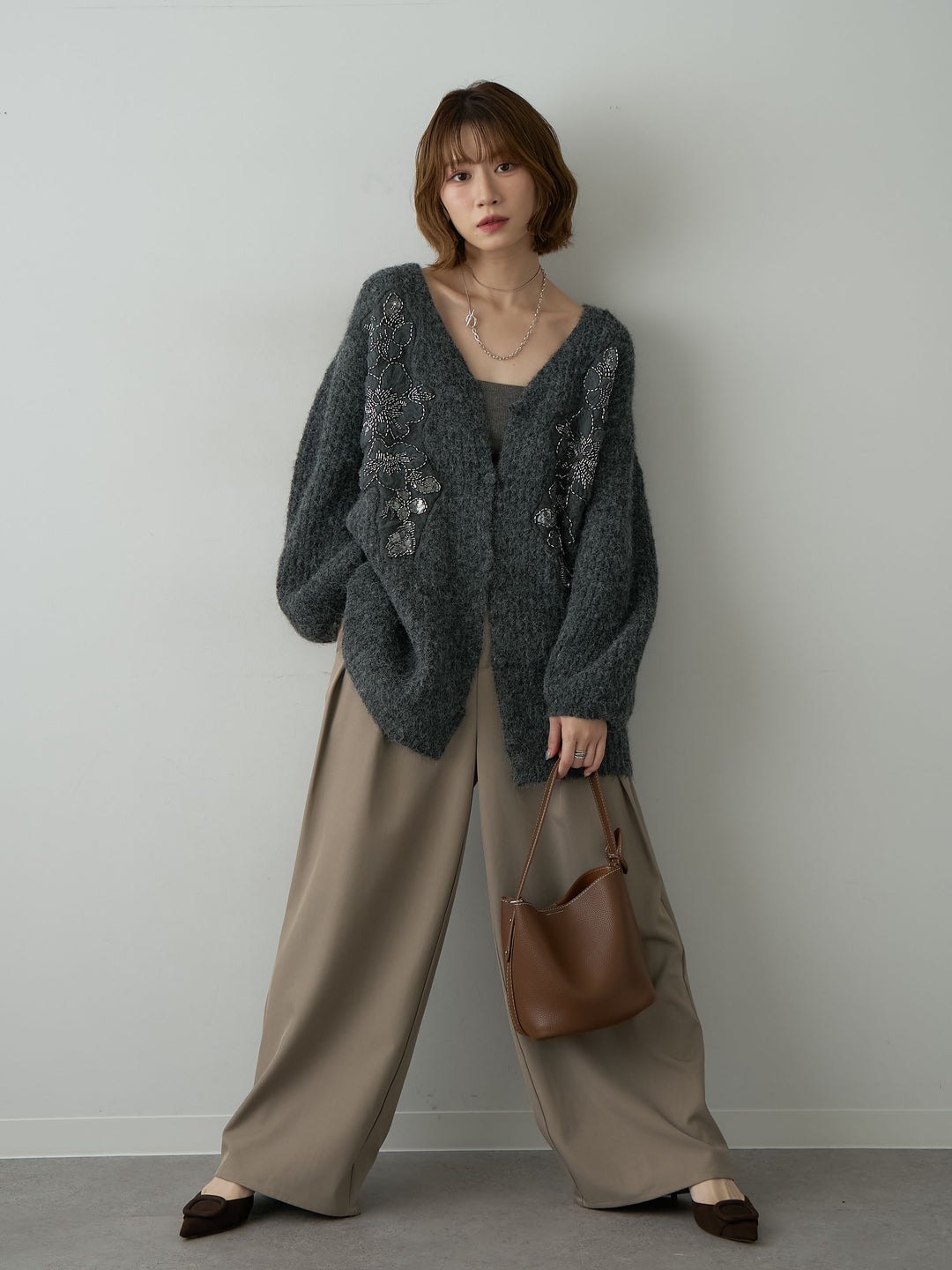 [SET]フローラルビーズニットロングカーディガン+ツイルタックワイドパンツ(2set)