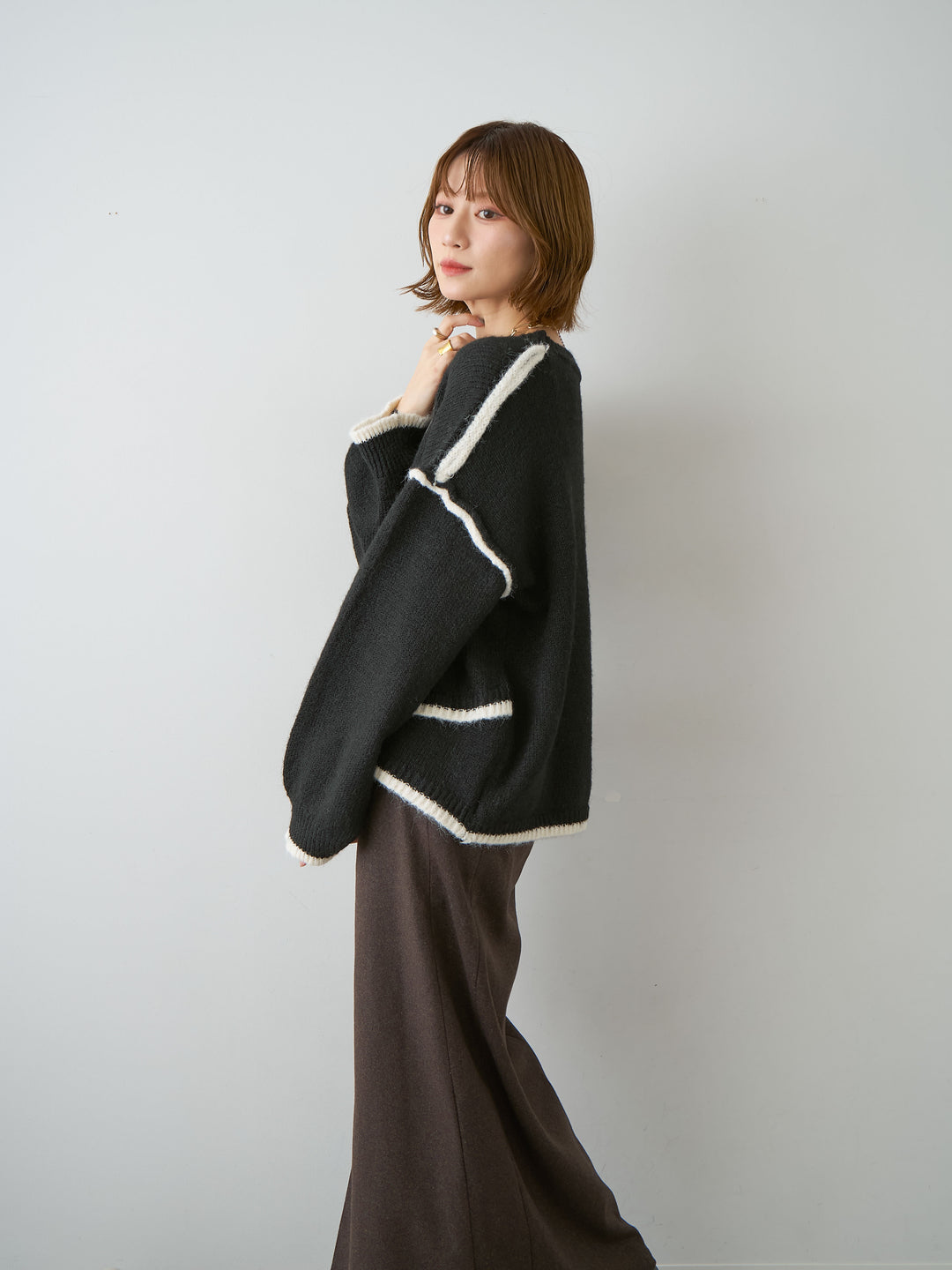 [予約]配色ラインデザインヘムニットプルオーバー/black