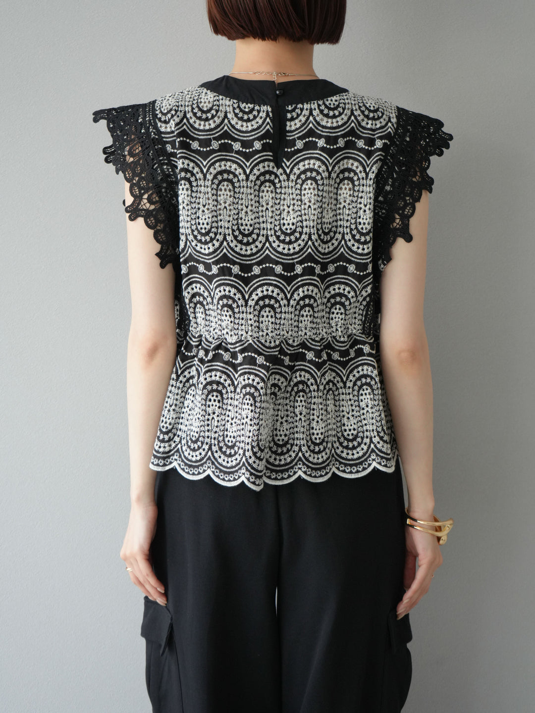 [予約]スカラップ刺繍レースブラウス/ブラック