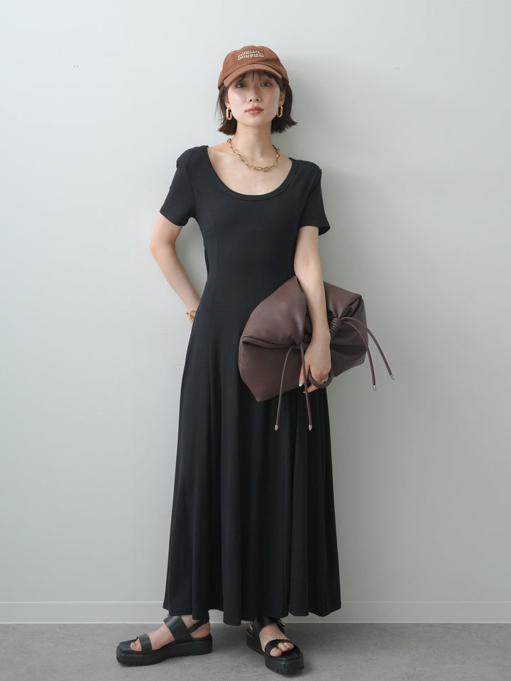 [予約]バックオープンフレアカットワンピース/black