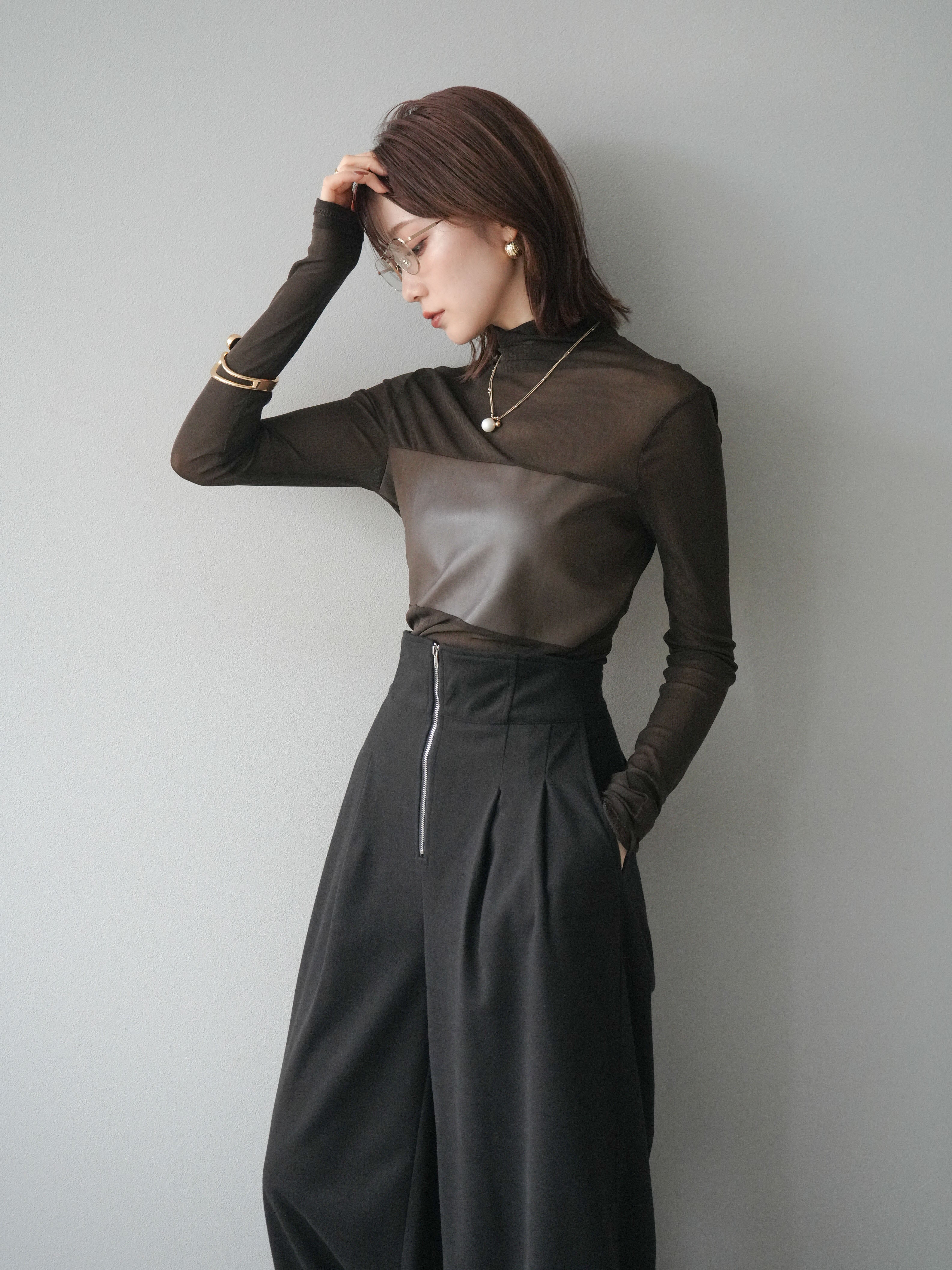 予約]レザー切替プチネックシアートップス/khaki – Lumier