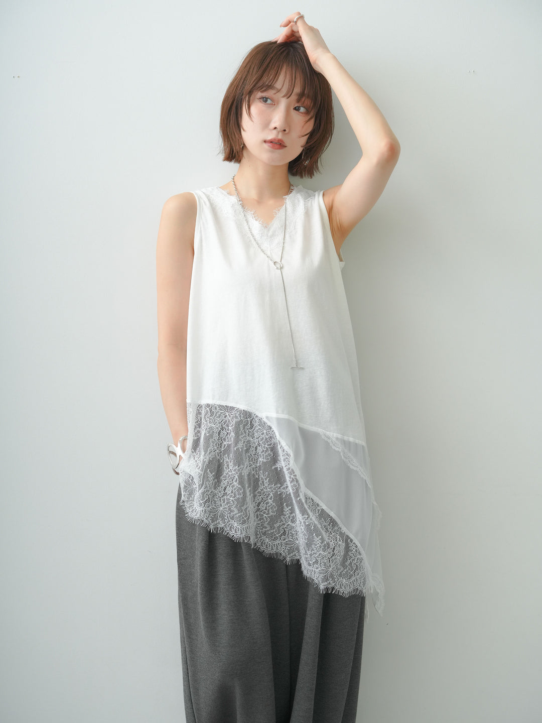 [SET]ヘムアシメレースドッキングノースリトップス+ボンディングドロストタックパンツ(2set)