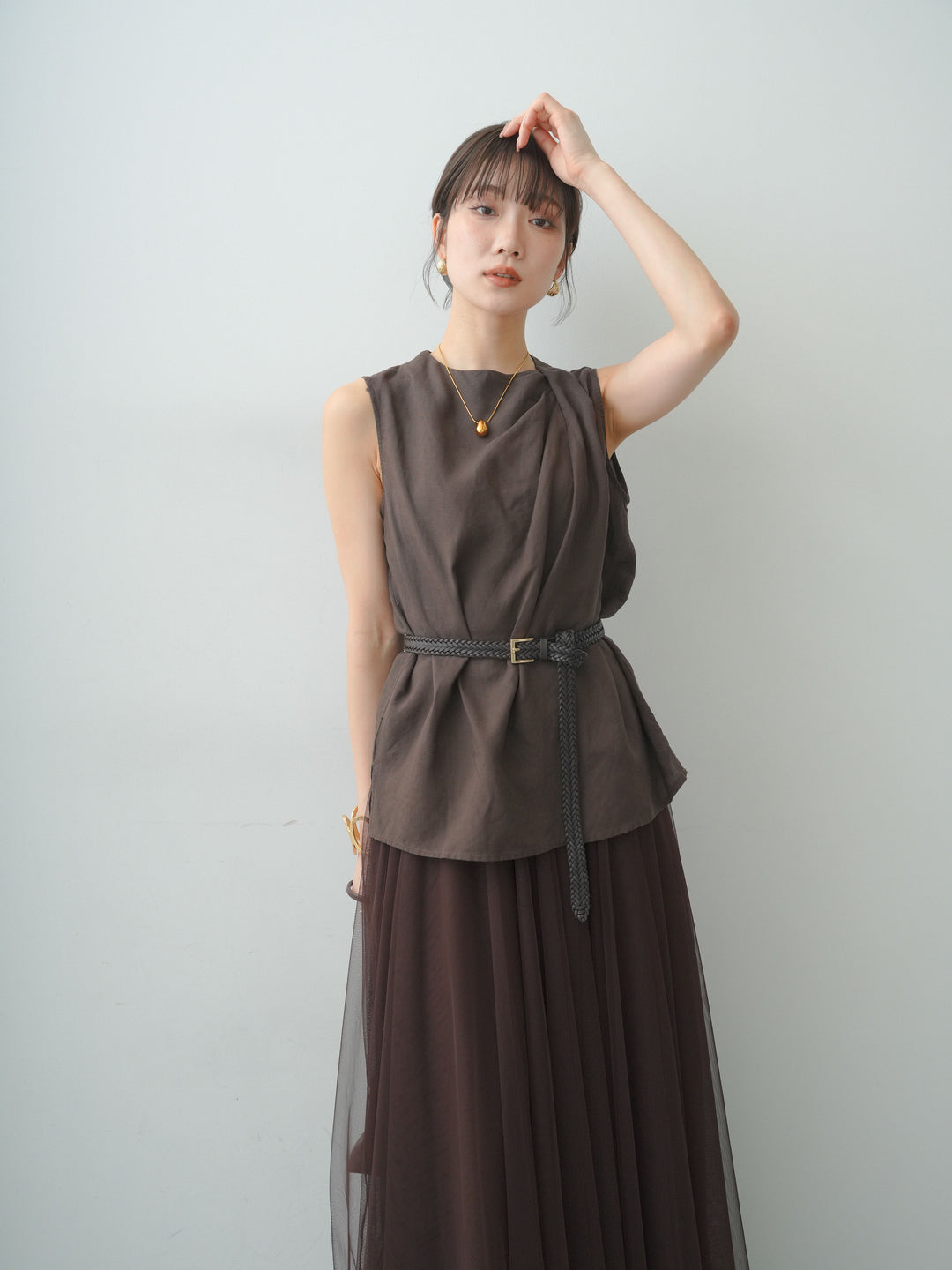 [予約]リネンライクサイドショルダーギャザーノースリトップス/brown