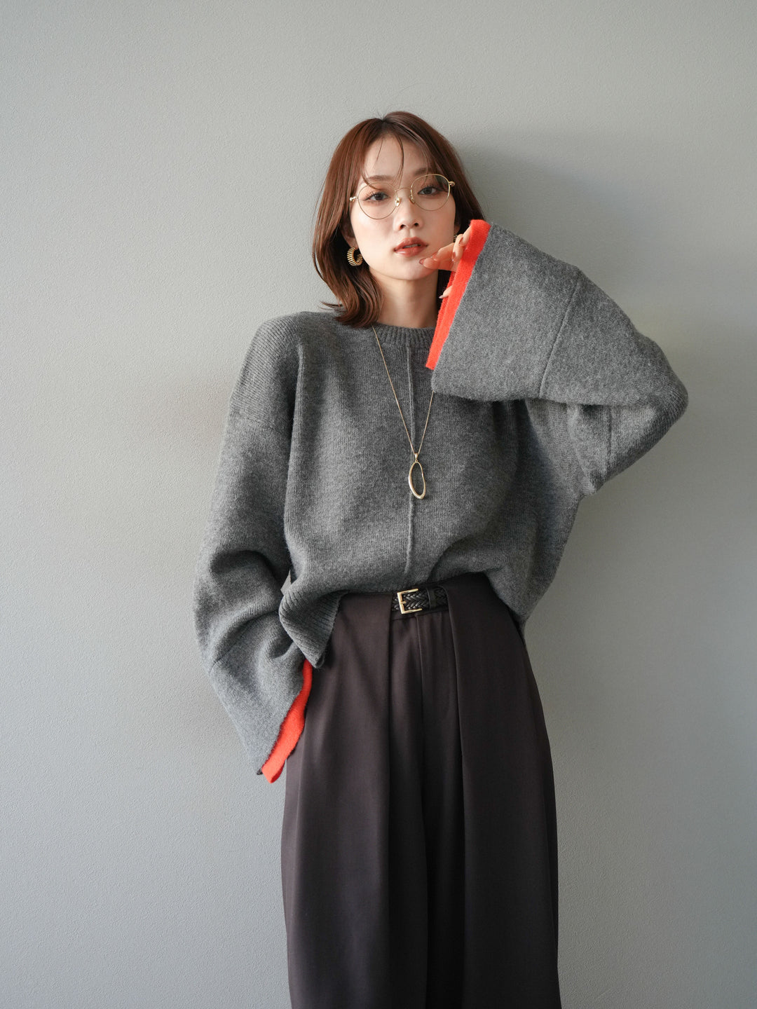 [予約]袖レイヤード配色ニットプルオーバー/charcoal