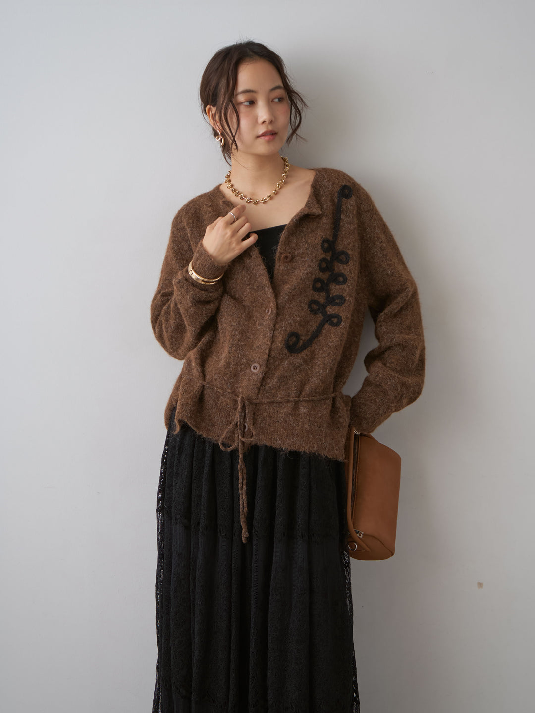 【套裝】環形刺繡開襟衫+絲絨蕾絲垂褶喇叭裙（兩件套）