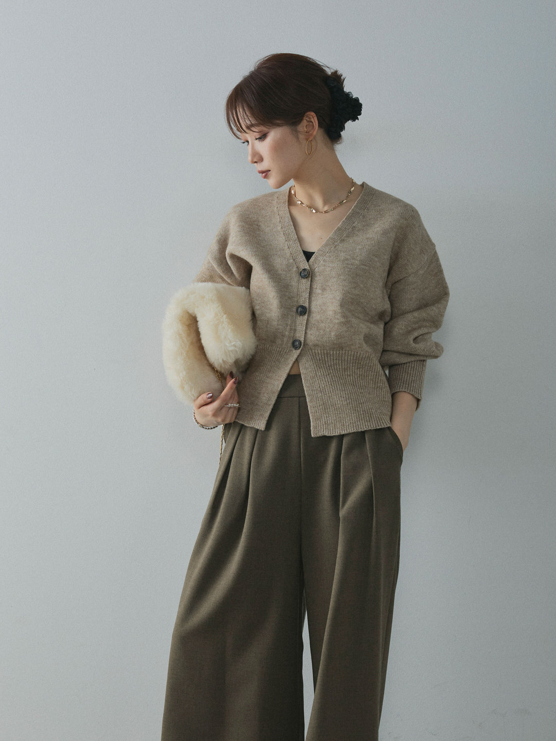 【Allure】[SET]アルパカタッチVネックカーディガン+スカーフ付ワイドパンツ(2set)