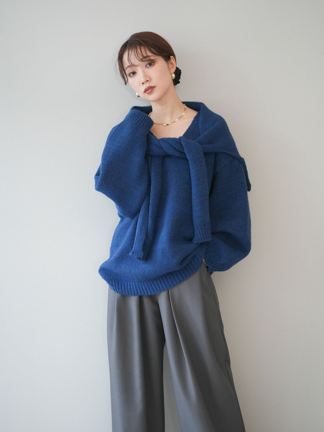 [予約]ストール付きVネックニットプルオーバー/blue