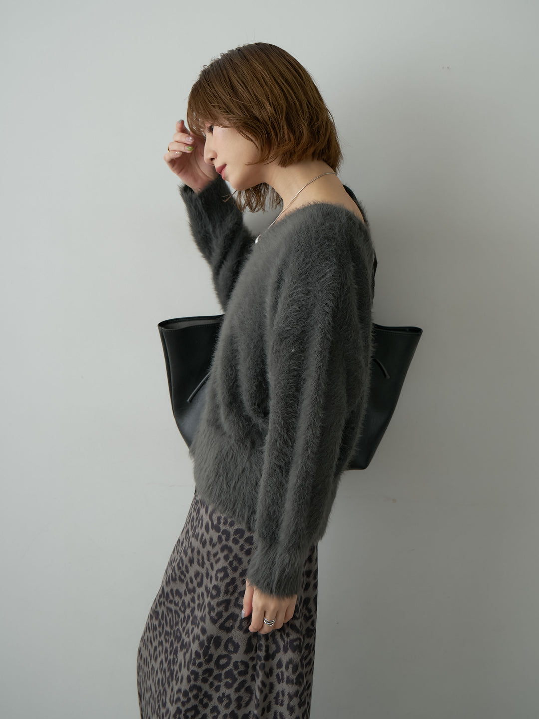 [SET]バックリボンVネックシャギーニットトップス+バックリボンVネックシャギーニットトップス(2set)
