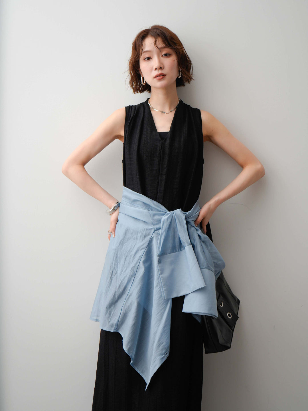 [予約]ショルダーギャザーVネックノースリワンピース/black