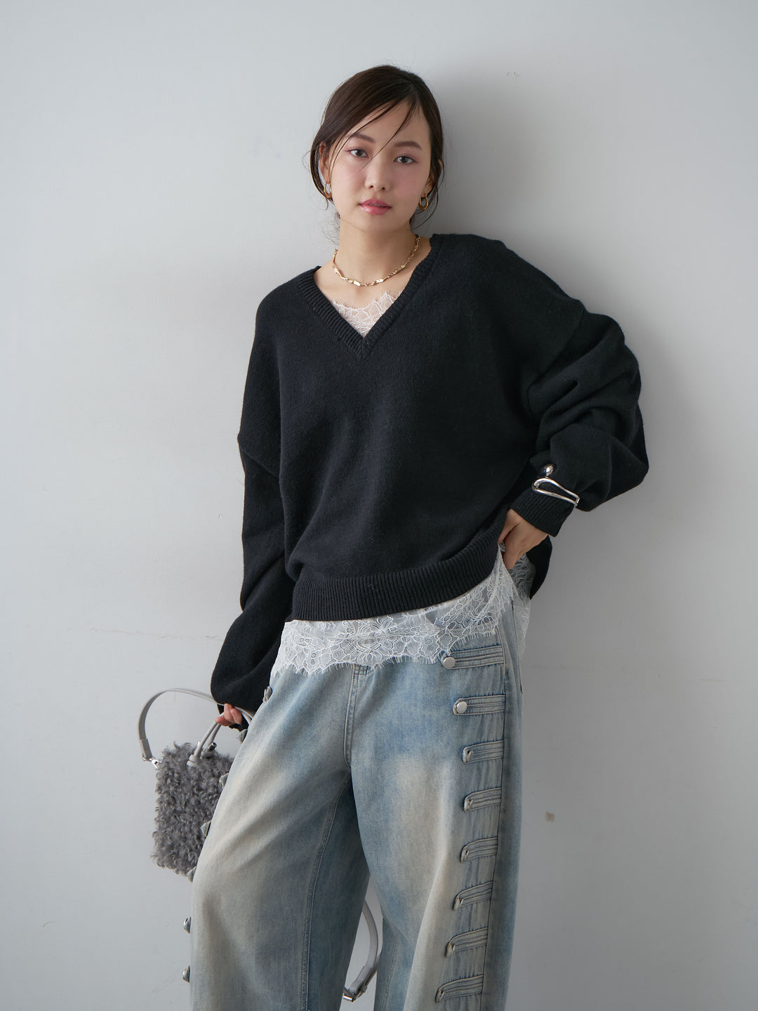 [予約]アルパカタッチレースドッキングVネックニットトップス/black