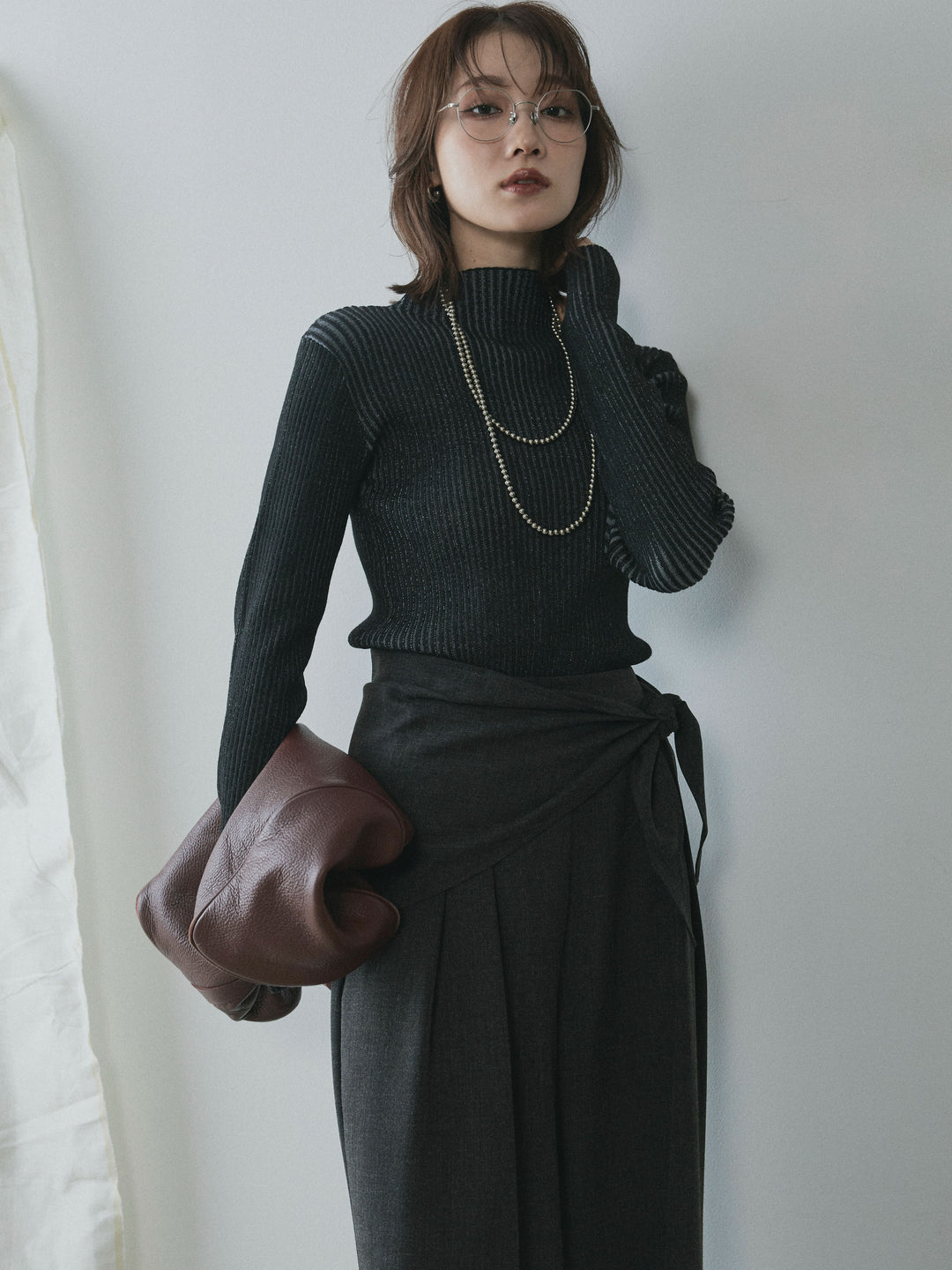 【Allure】[SET]プレーティングハイネックプルオーバー+スカーフ付ワイドパンツ(2set)