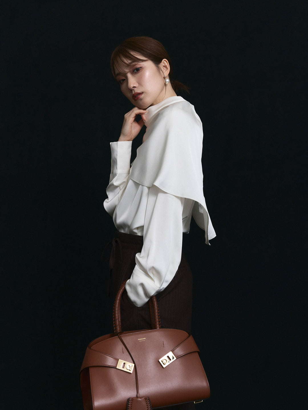 【Allure】[SET]ケープ付サテンシャツ+ウールライクストライプワイドパンツ(2set)