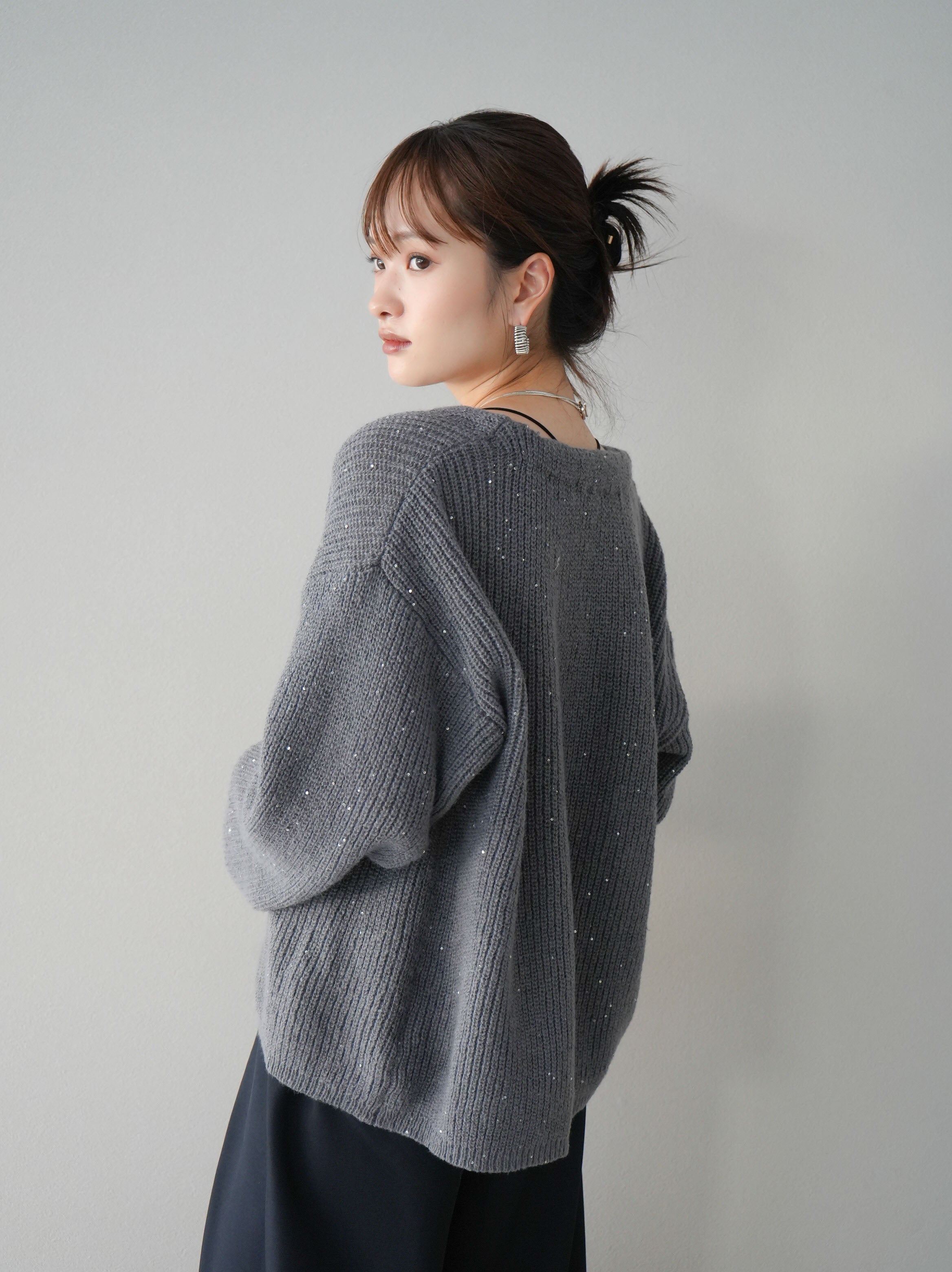 予約]あぜ編みラメニットカーディガン/ダークグレー – Lumier