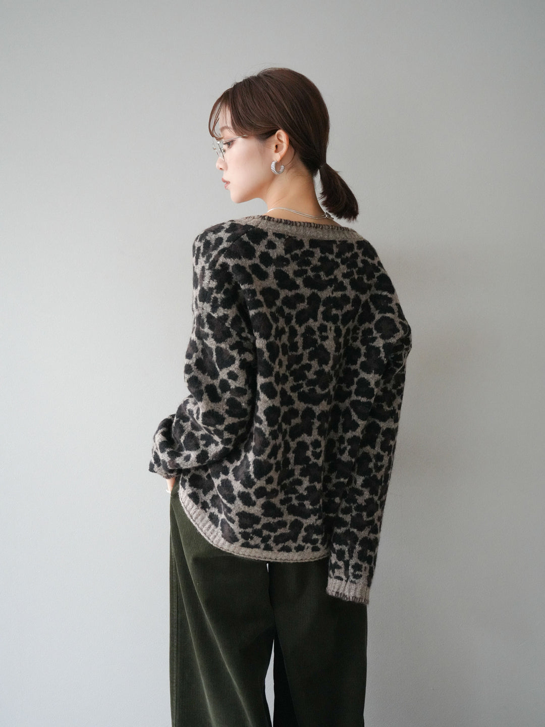 [予約]アニマル柄ステッチニットカーディガン/brown