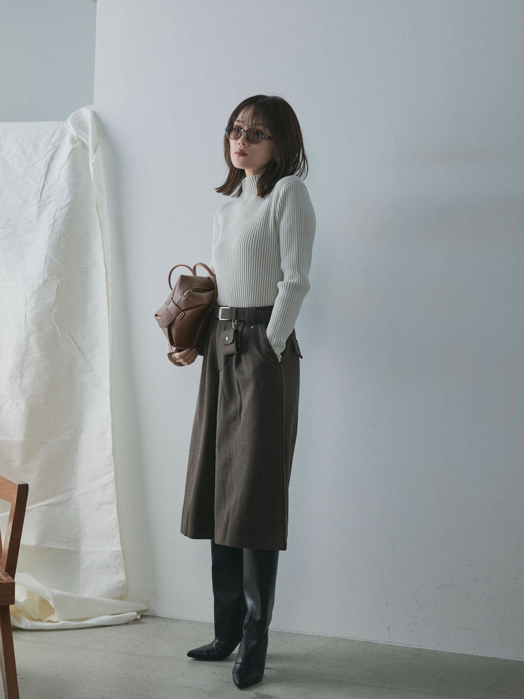 【Allure】[SET]プレーティングハイネックプルオーバー+ベルト付ウールタッチミディアムパンツ(2set)