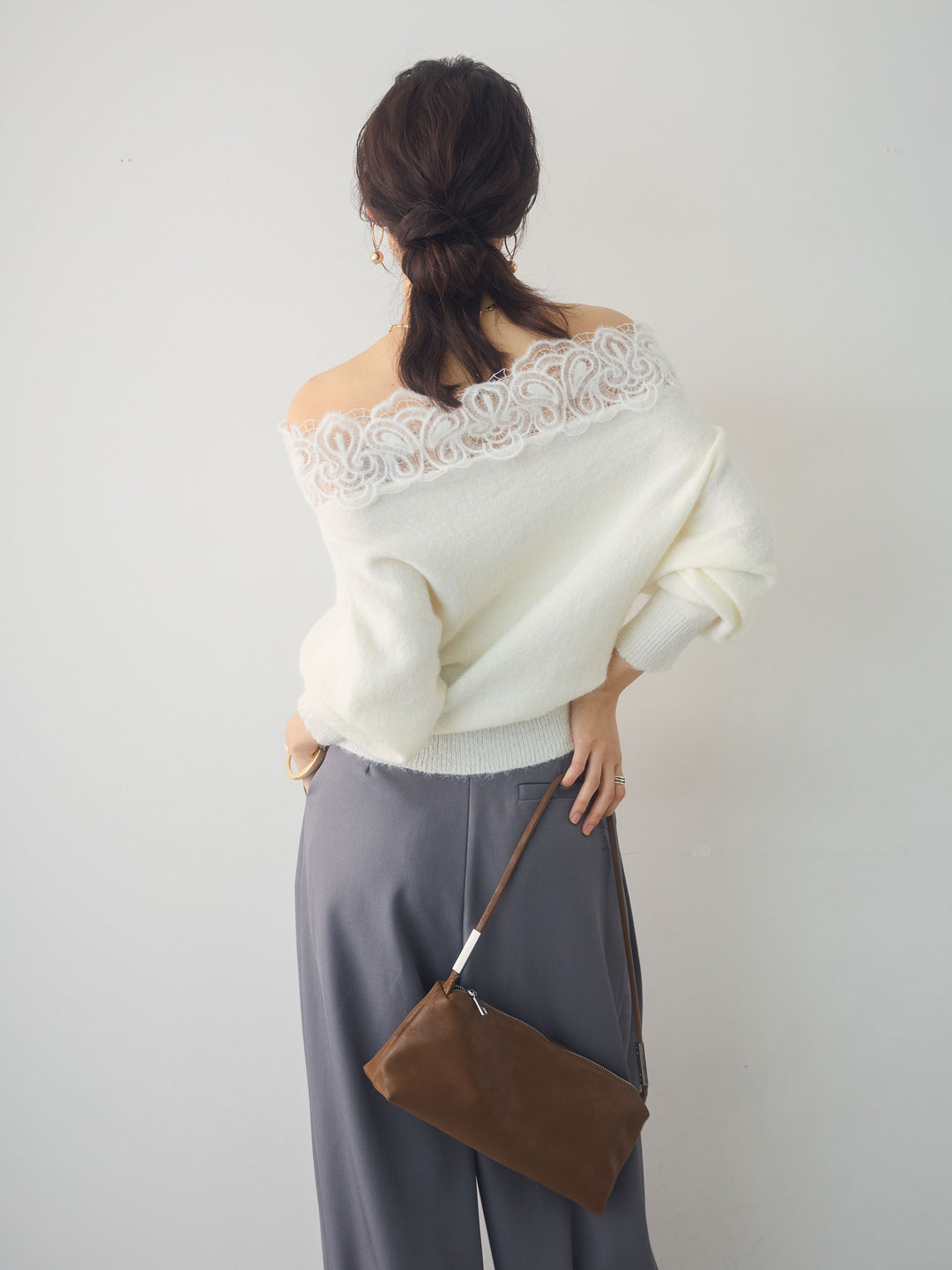 [予約]ショルダーレースオフショルニットトップス/white