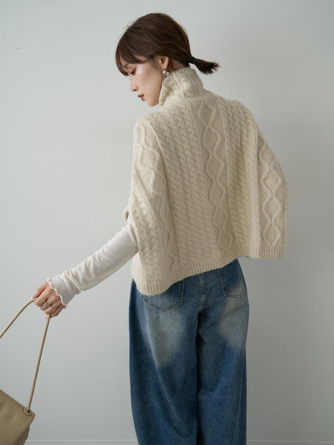 [予約]ケーブルケープニットトップス/beige