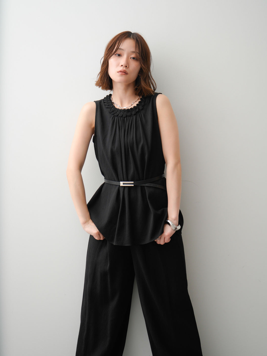 [SET]ループデザインネックノースリブラウス＆ドレープタックパンツSET