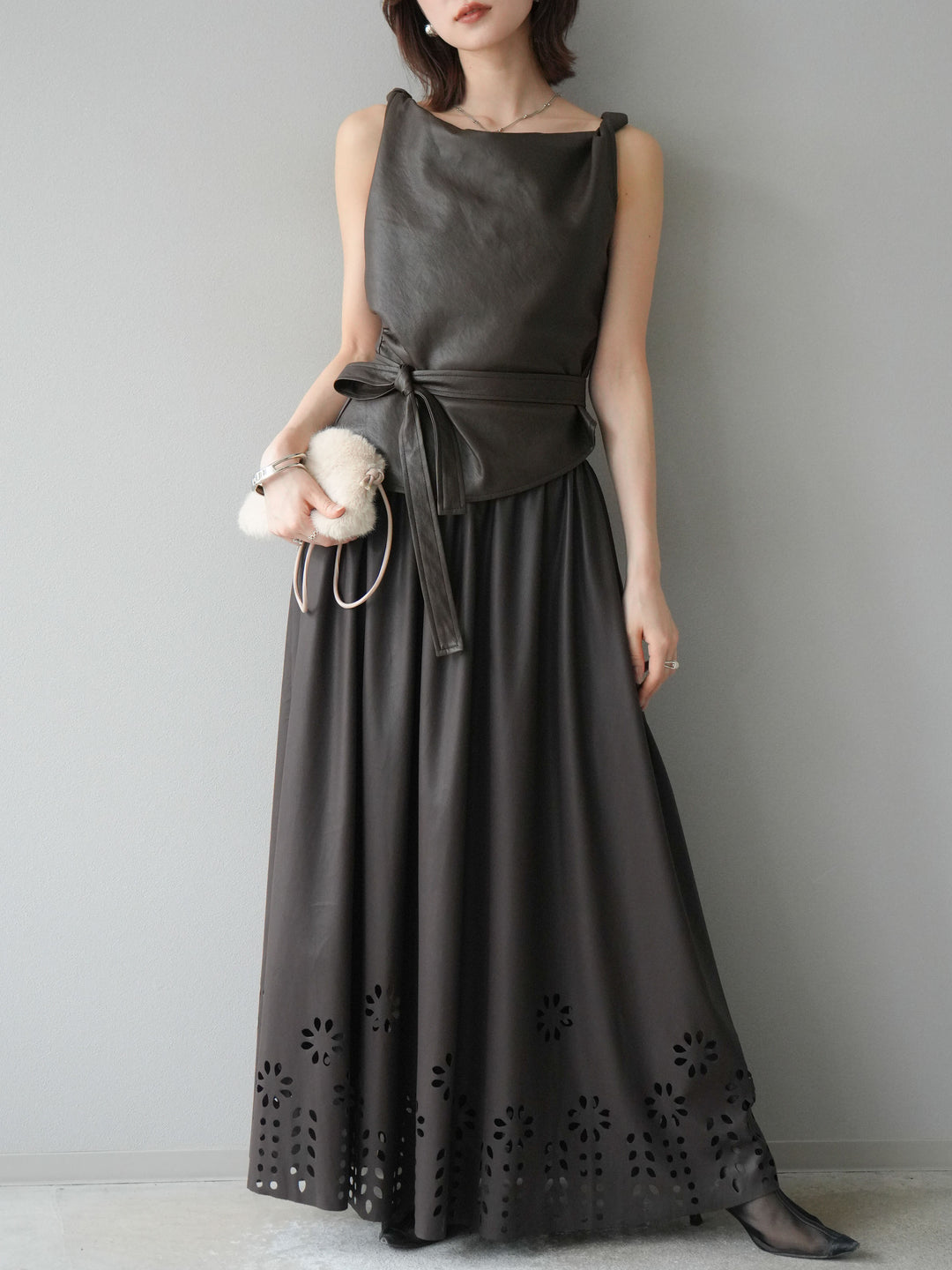 [予約]フラワーパンチングレザースカート/ブラウン