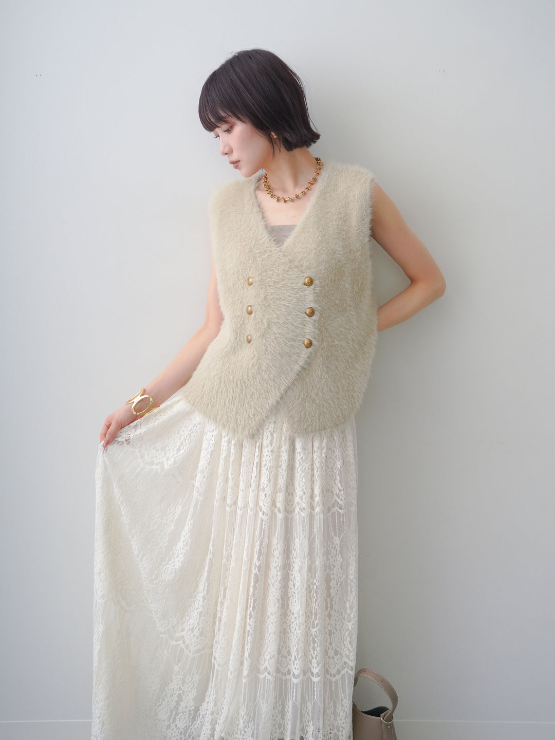 [予約]ゴールドボタンシャギーニットベスト/beige
