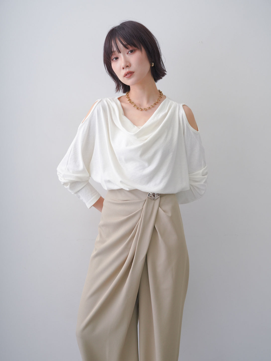 [SET]ショルダーオープンドレープネックカットソー+選べるアクセセット(2set)