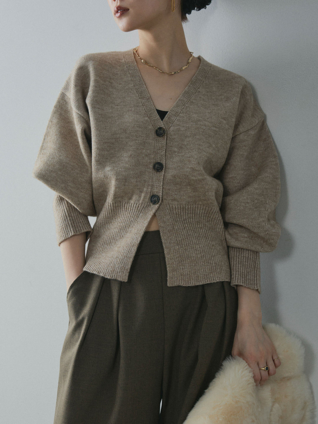[予約]アルパカタッチVネックカーディガン/beige