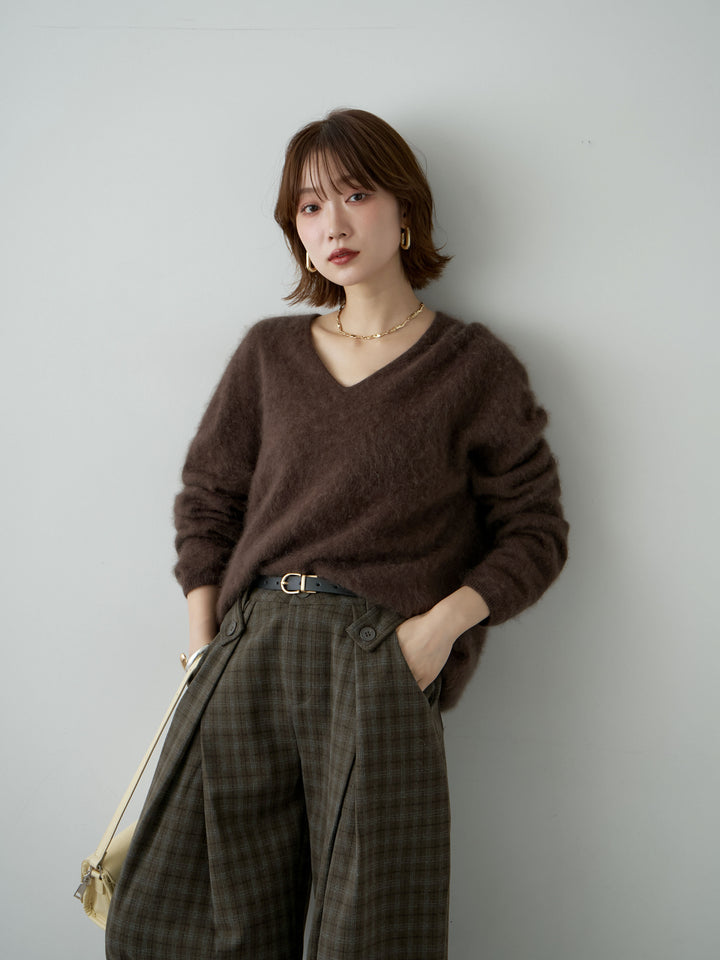 [予約]カシミア混フェザータッチVネックニットトップス/brown