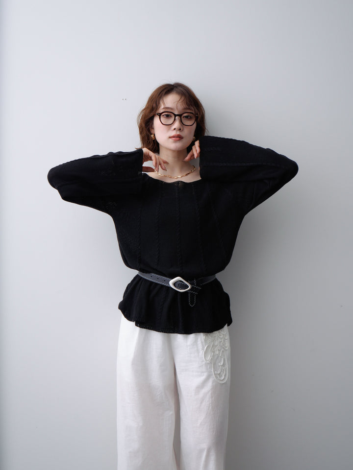 [予約]ベルト付ケーブルデザインニットトップス/black