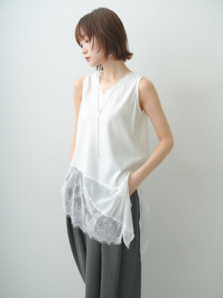[予約]ヘムアシメレースドッキングノースリトップス/white