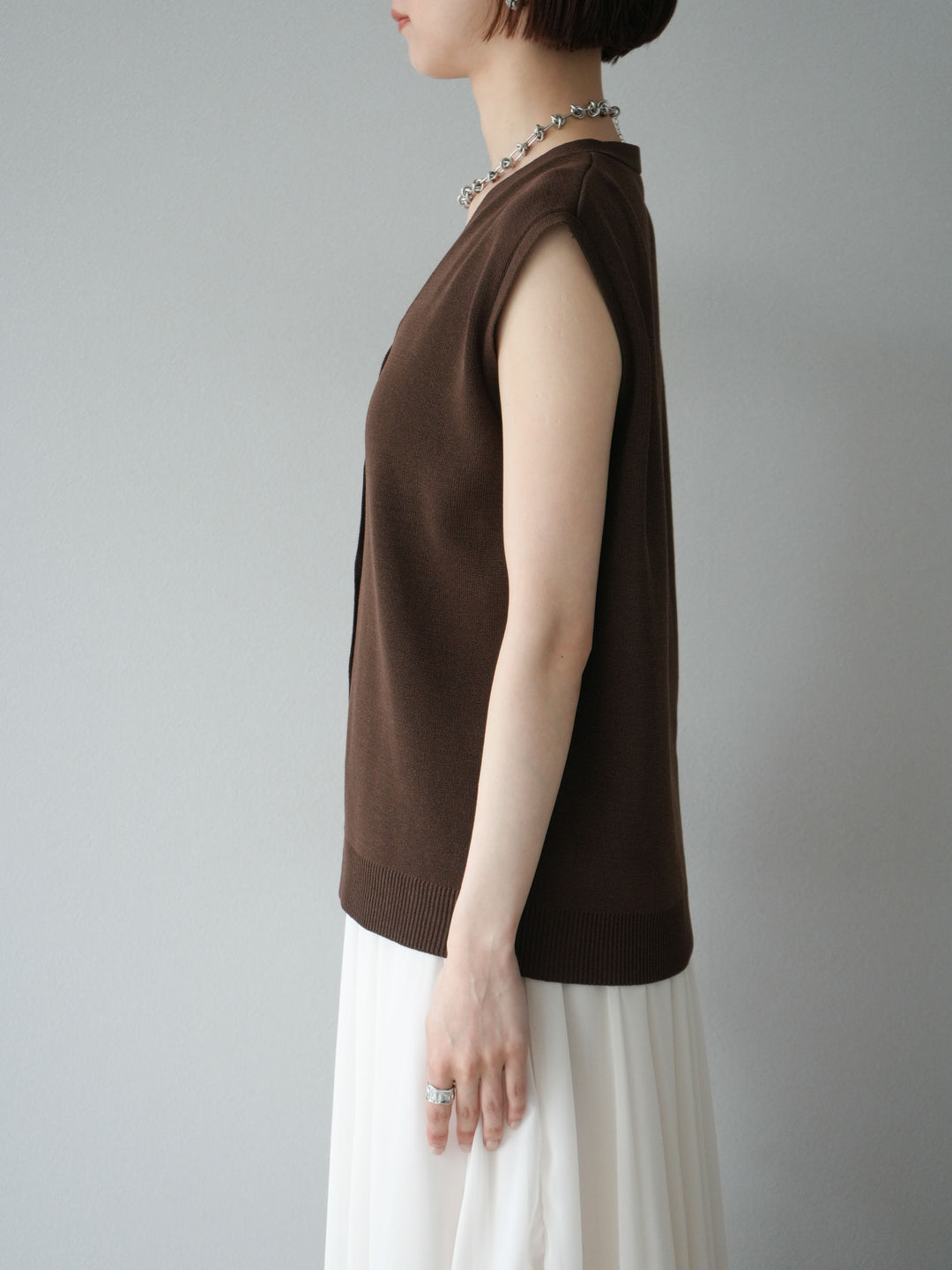 [予約]Vネックレーヨンニットベスト/ブラウン