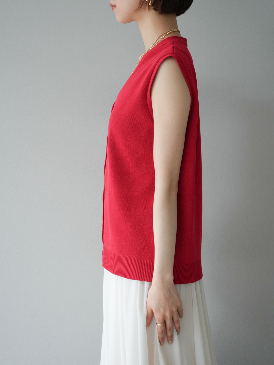 【預購】V領人造絲針織背心/紅色