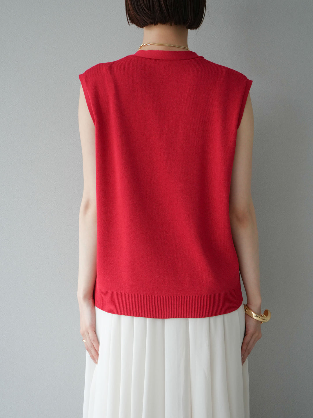 【預購】V領人造絲針織背心/紅色