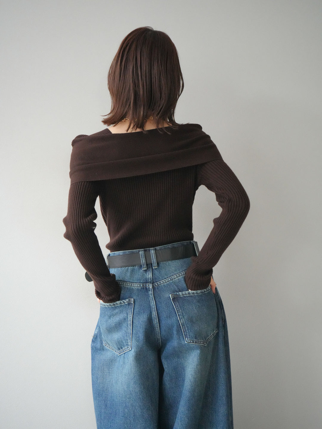 [予約]リボンモチーフオフショルリブニットトップス/brown