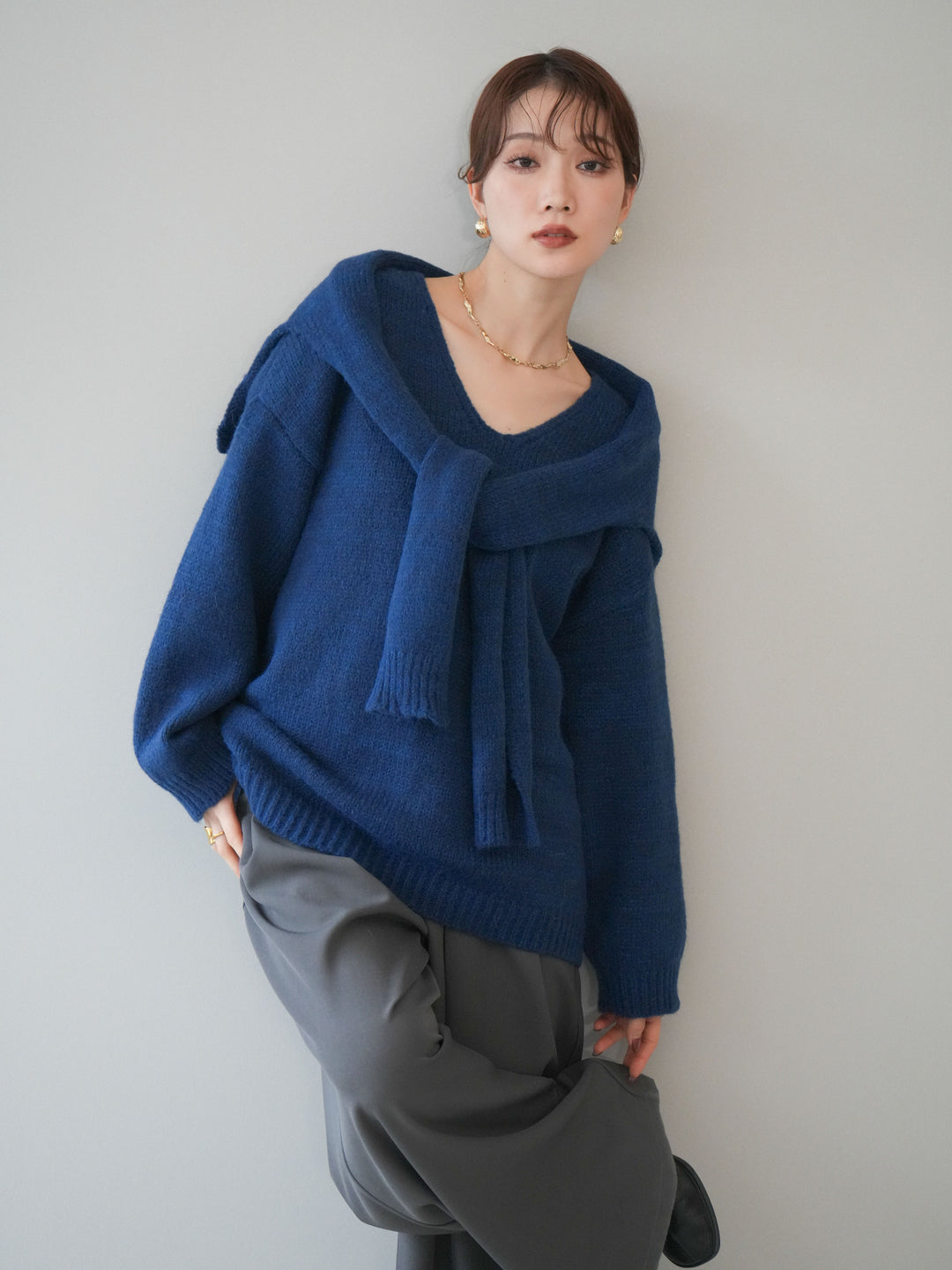 [予約]ストール付きVネックニットプルオーバー/blue