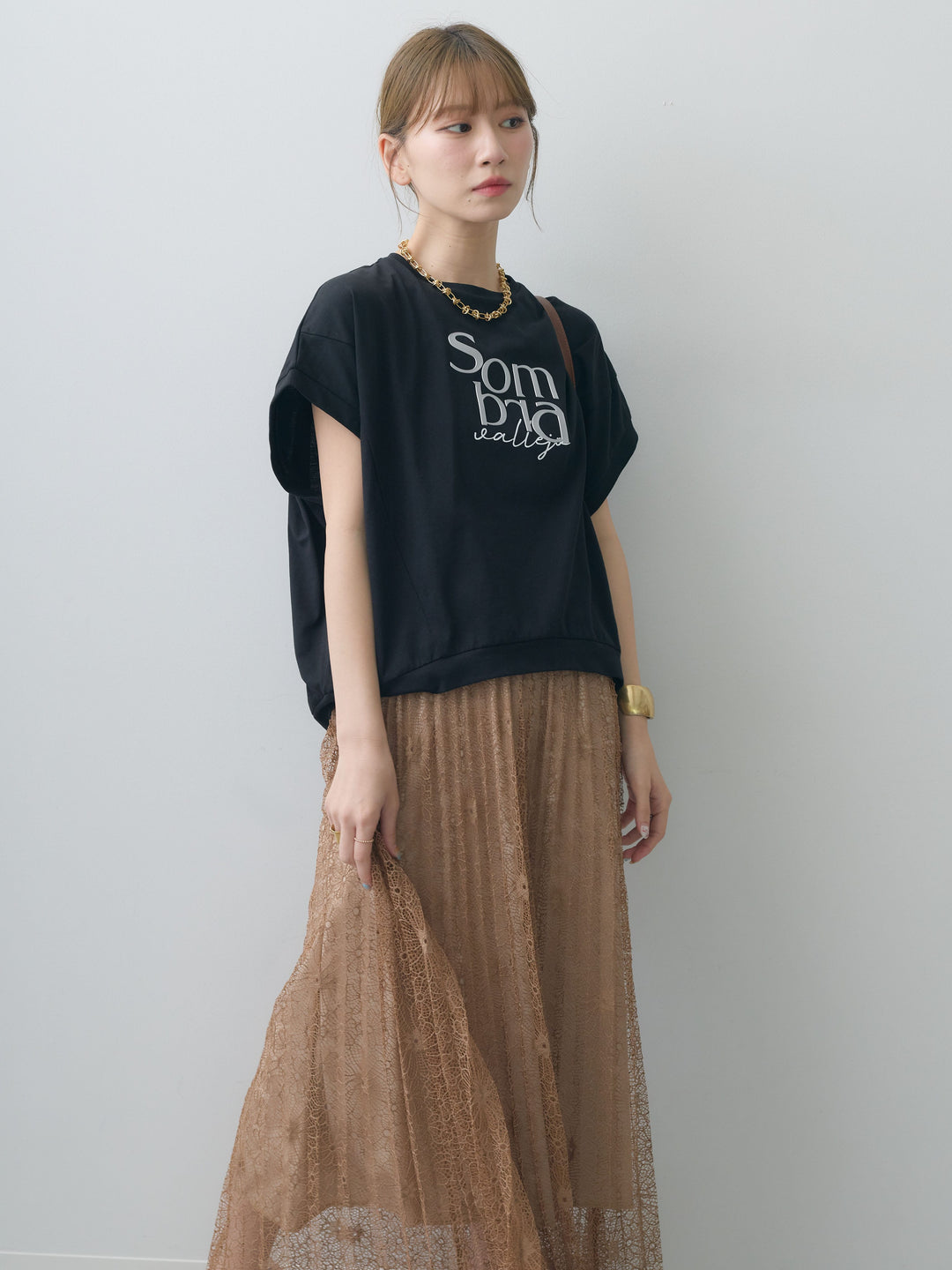 [SET]立体ロゴエンボスTEE +フローラルレースプリーツスカート(2set)