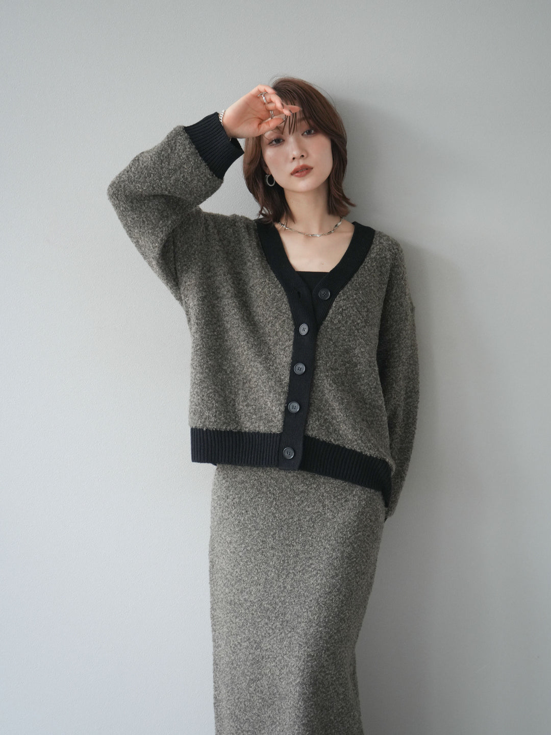 [SET]ブークレバイカラーニットカーディガン+ブークレバイカラータイトニットスカート(2set)